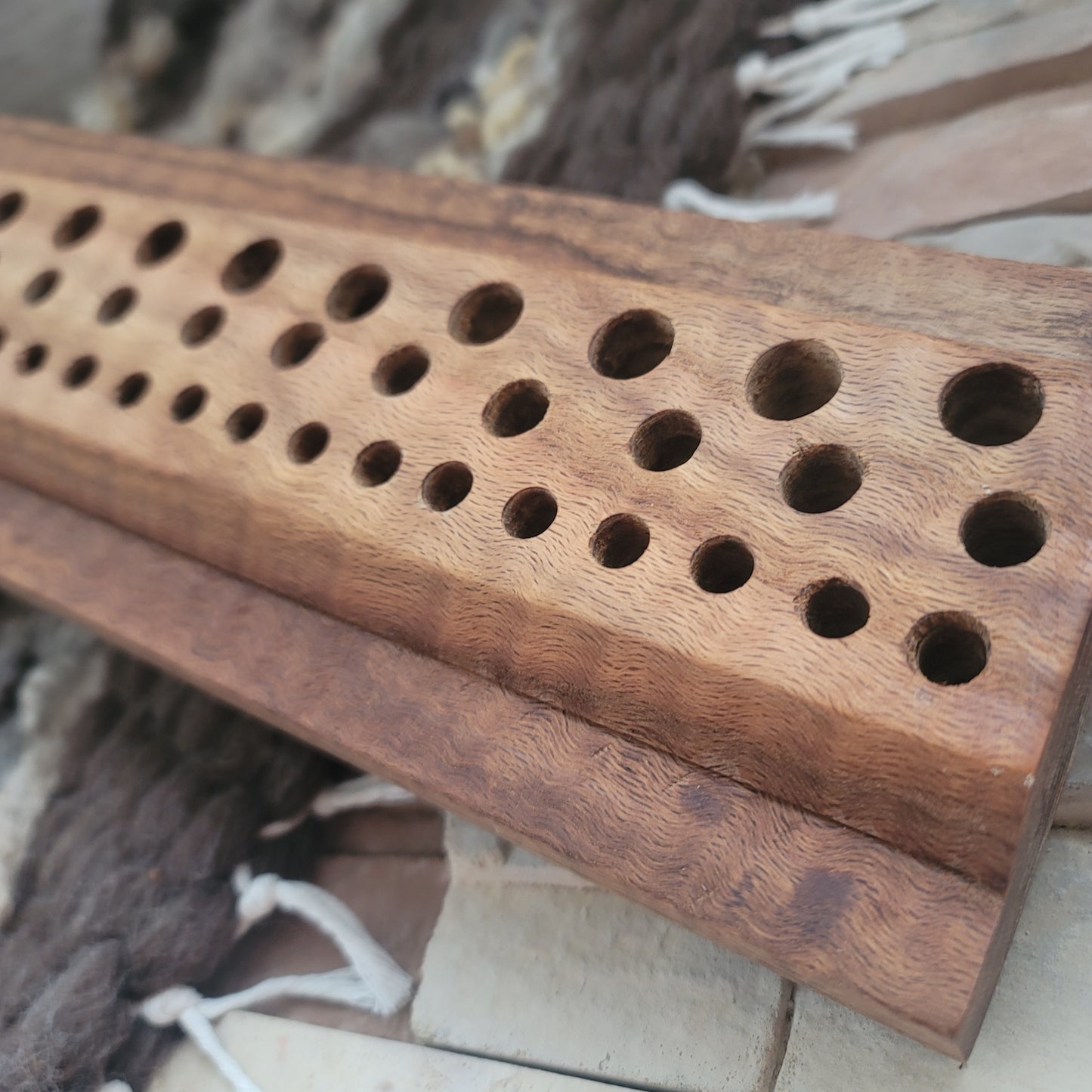23" Goldilocks Peg Loom - Curly Red Oak - 25-166