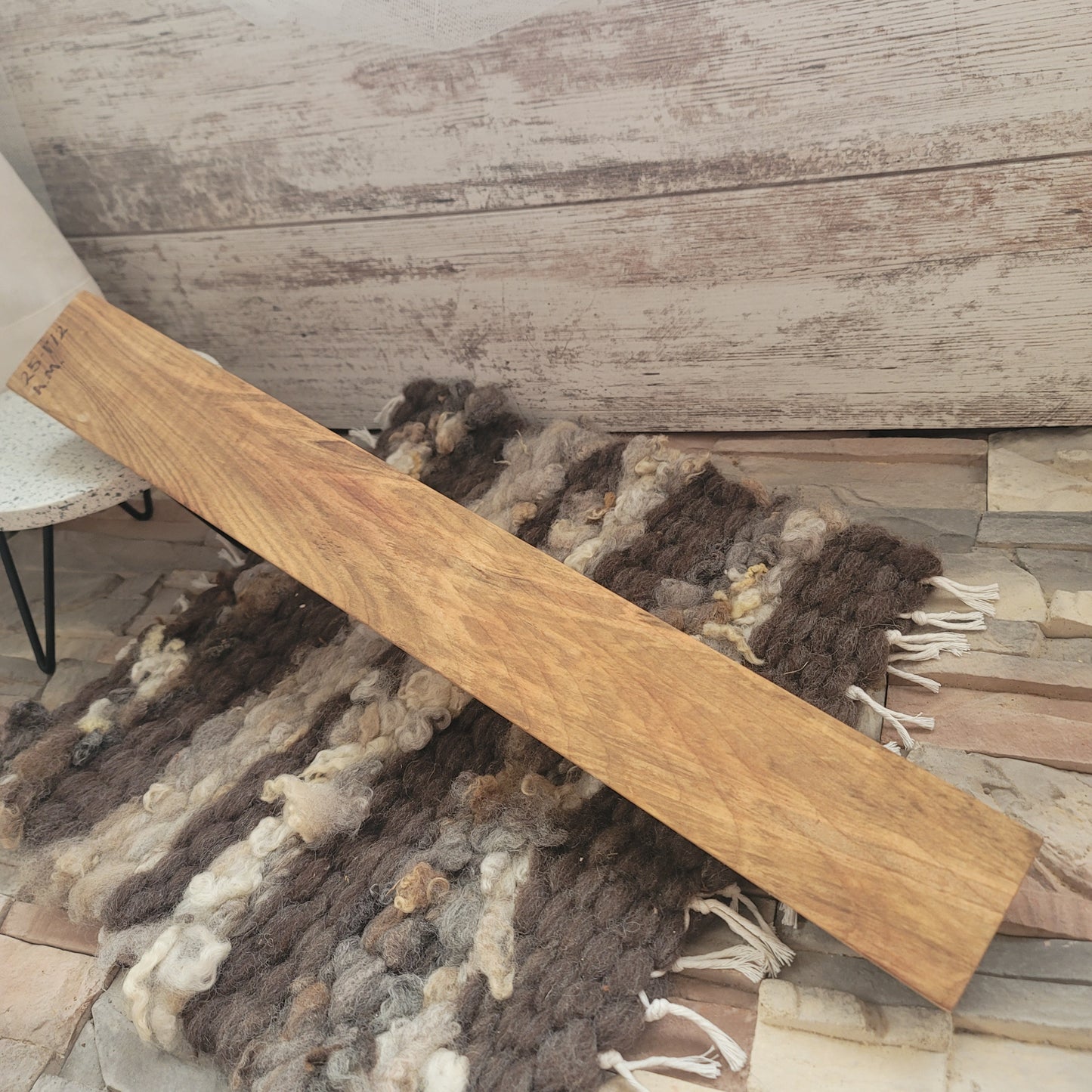 24" Dainty Lady Peg Loom - Ambrosia Maple 25-172