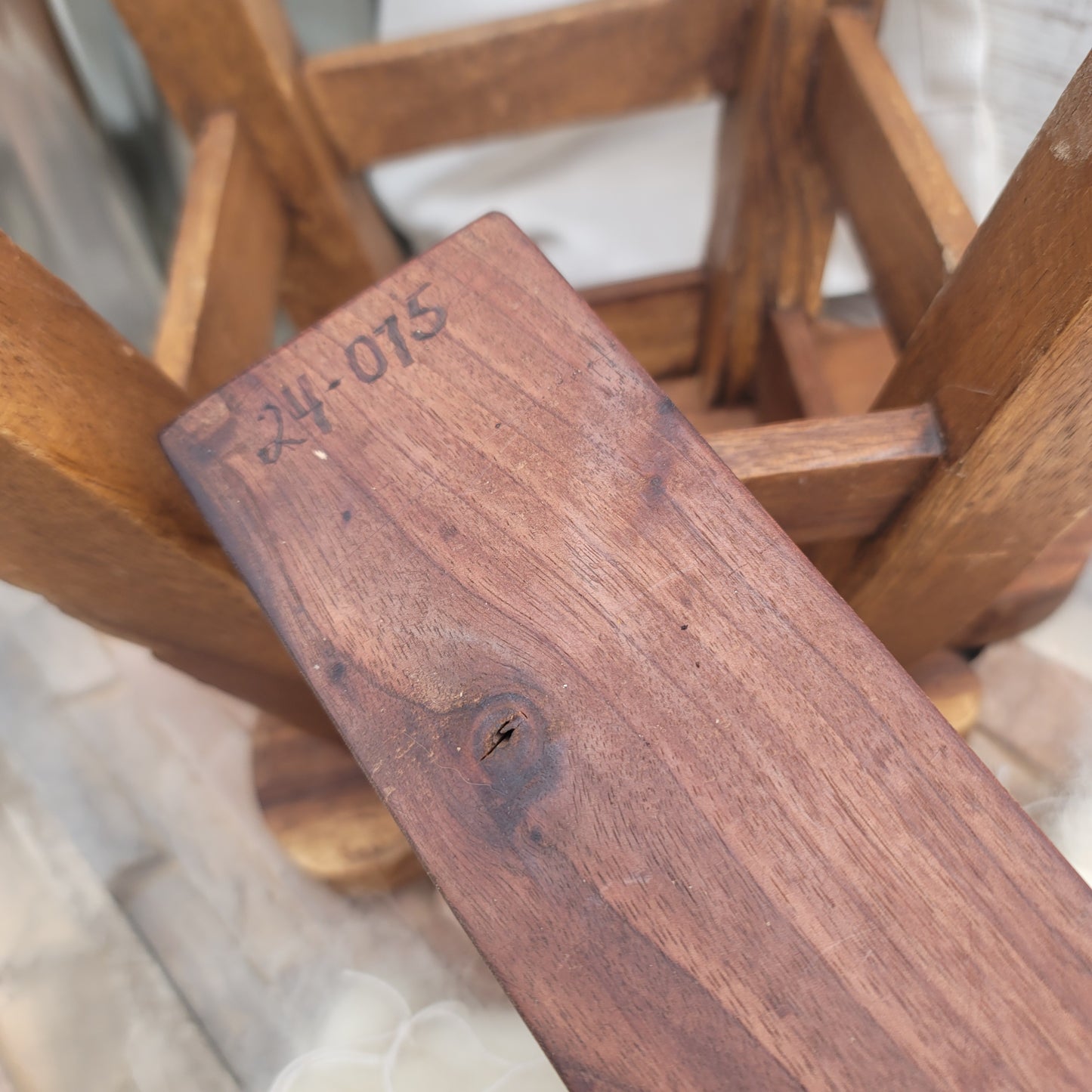 24" Dainty Lady Peg Loom - Black Walnut -24-075