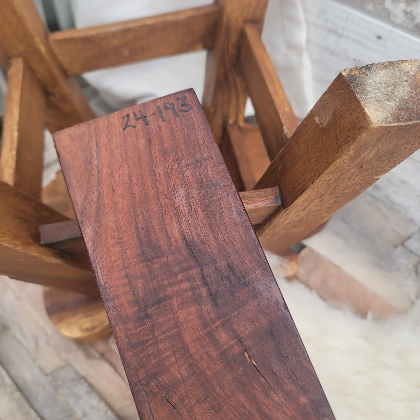 24" Dainty Lady Peg Loom - Black Walnut - 24-193