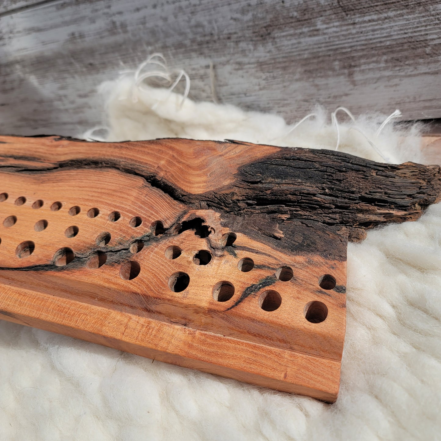 24" Goldilocks Peg Loom - Live Edge - Black Locust - 25-110