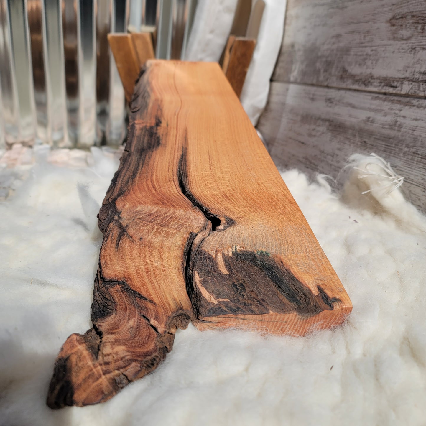 24" Goldilocks Peg Loom - Live Edge - Black Locust - 25-110