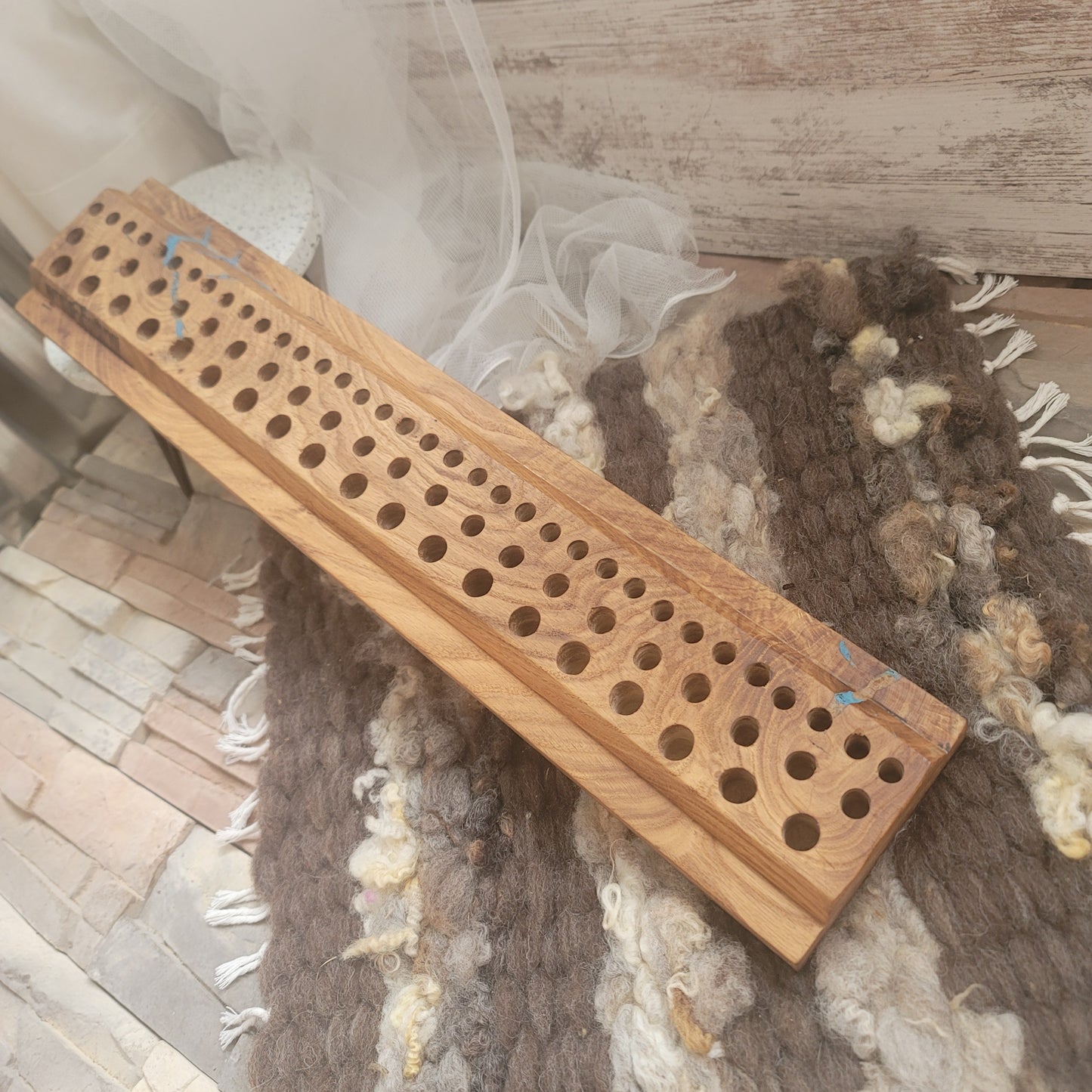 24" Goldilocks Peg Loom - White Tiger Oak with Blue Accents - 25-194