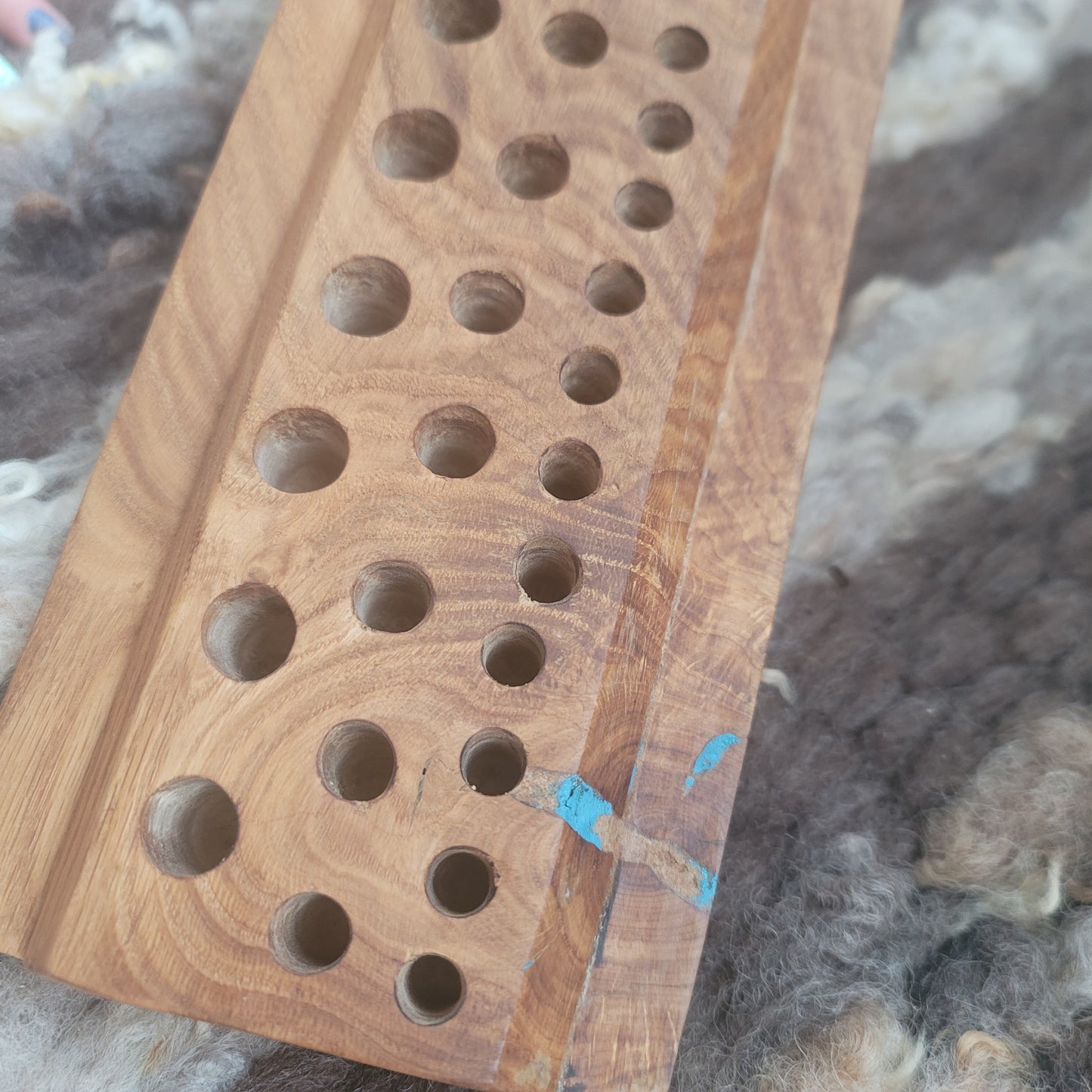 24" Goldilocks Peg Loom - White Tiger Oak with Blue Accents - 25-194