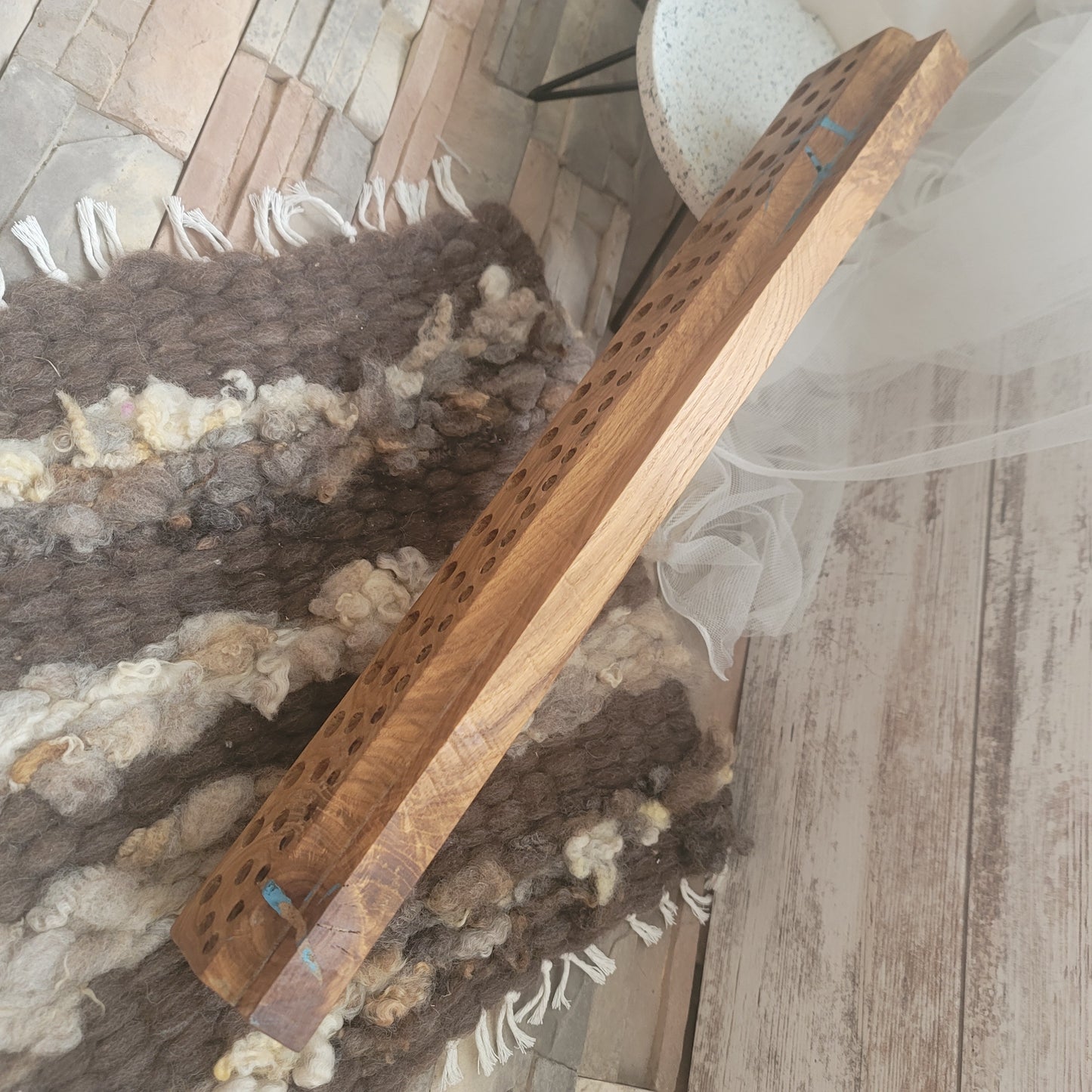 24" Goldilocks Peg Loom - White Tiger Oak with Blue Accents - 25-194