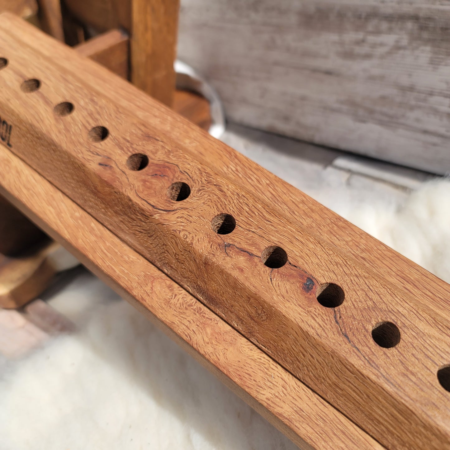 20" OG Peg Loom - White Tiger Oak - 25-124