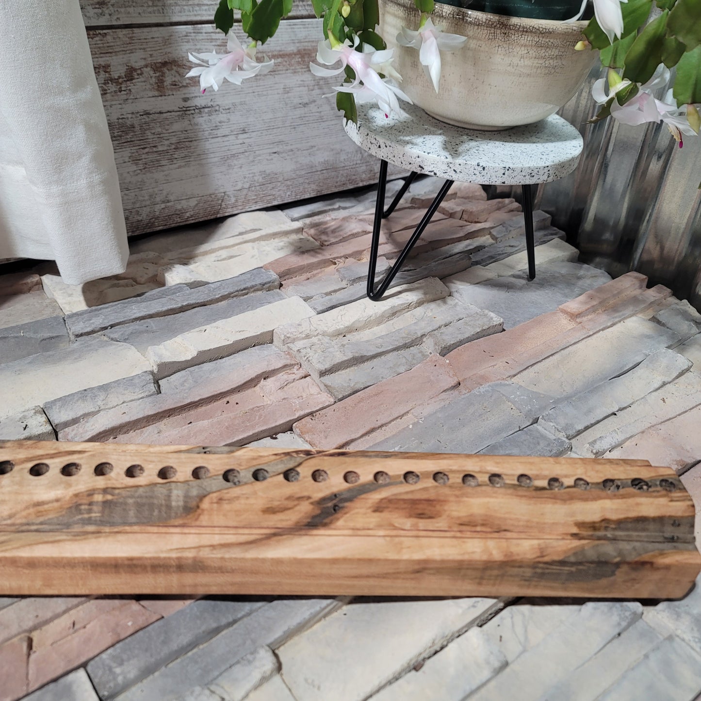 24" Dainty Lady Peg Loom - Ambrosia Maple