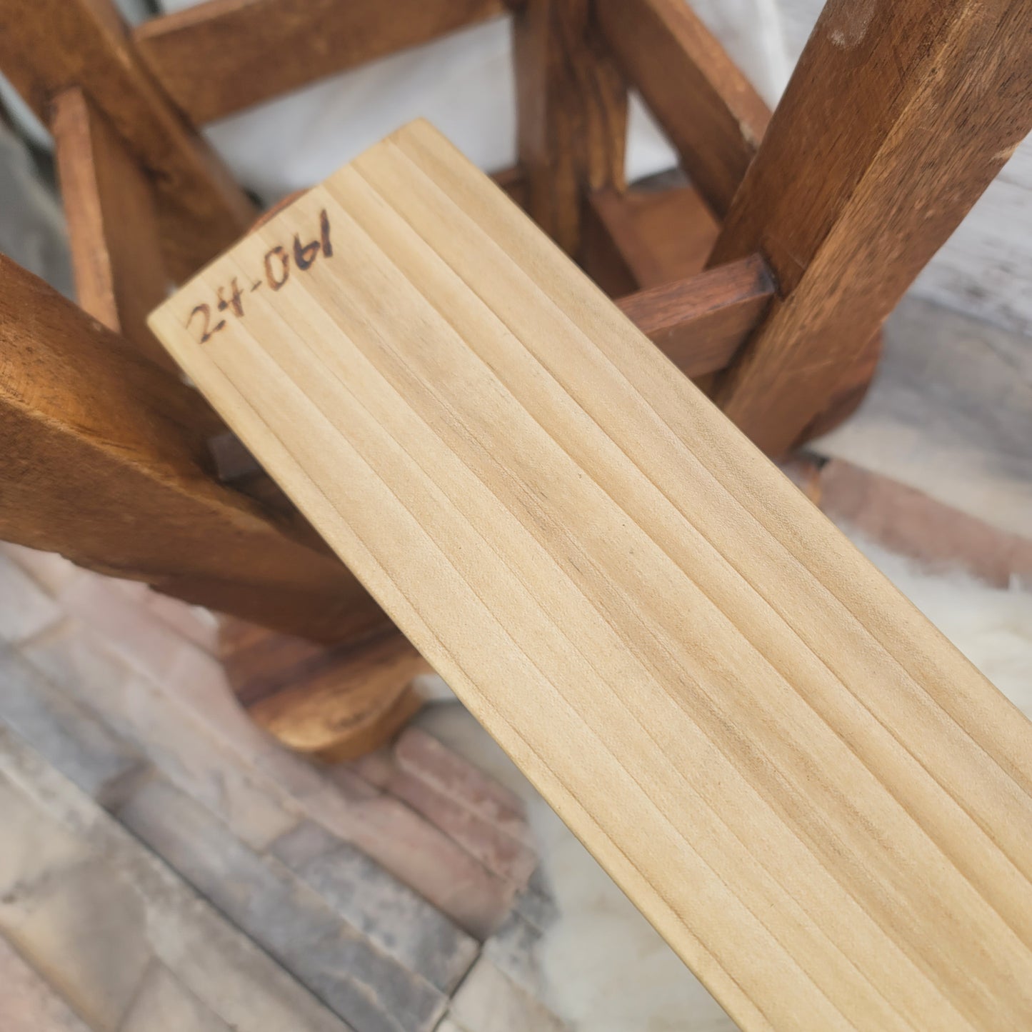24" Dainty Lady Peg Loom - Maple  - 24-061