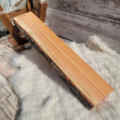 21" Black Locust Live Edge Goldilocks Peg Loom - 25-104
