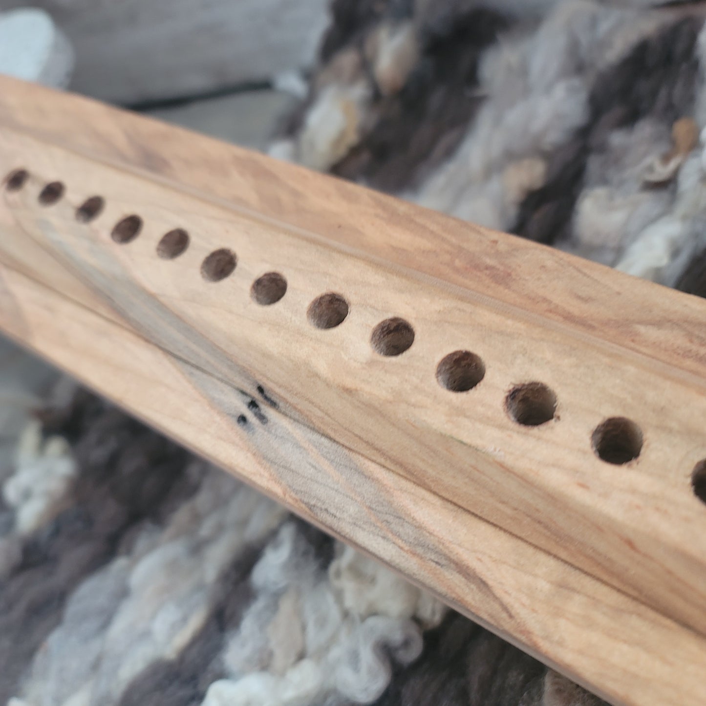 24" Dainty Lady Peg Loom - Ambrosia Maple 25-172