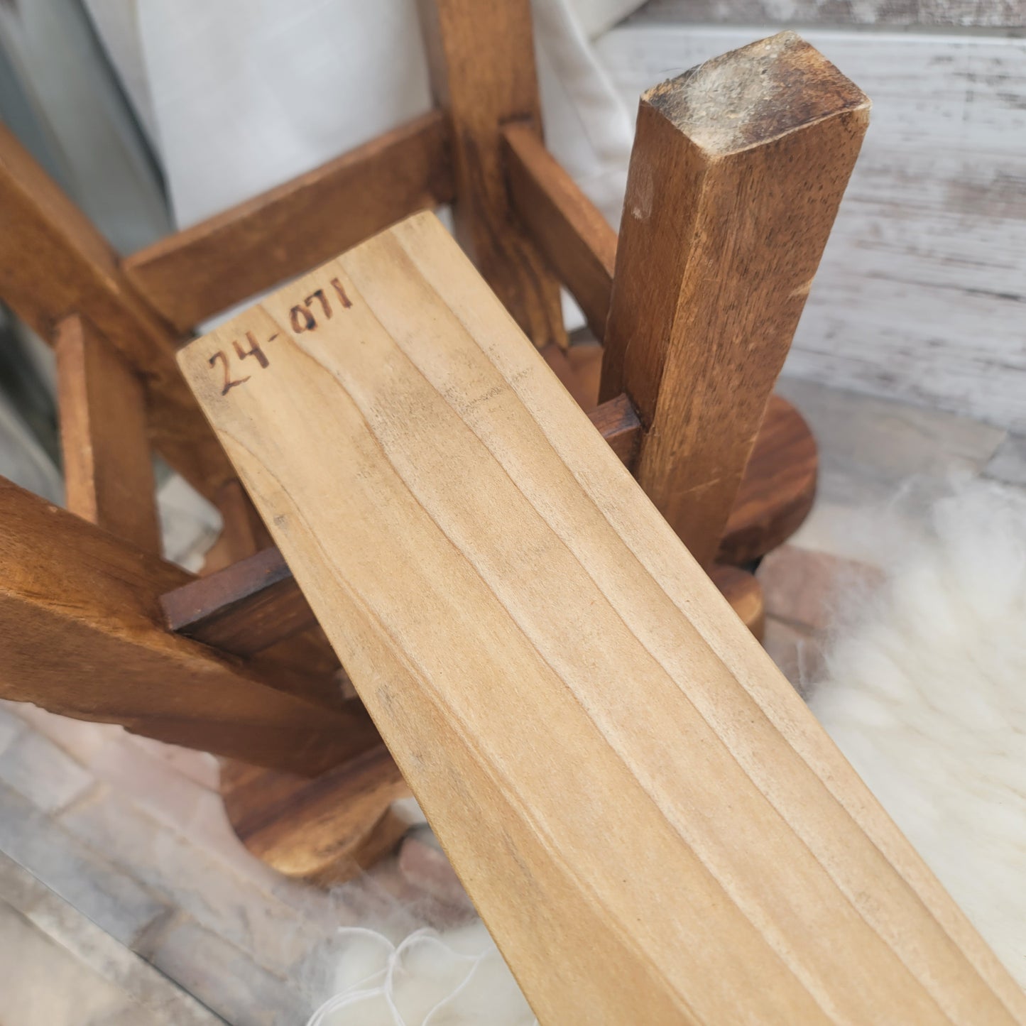 24" Dainty Lady Peg Loom - Maple - 24-071