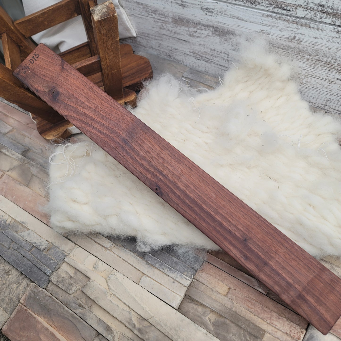 24" Dainty Lady Peg Loom - Black Walnut -24-075