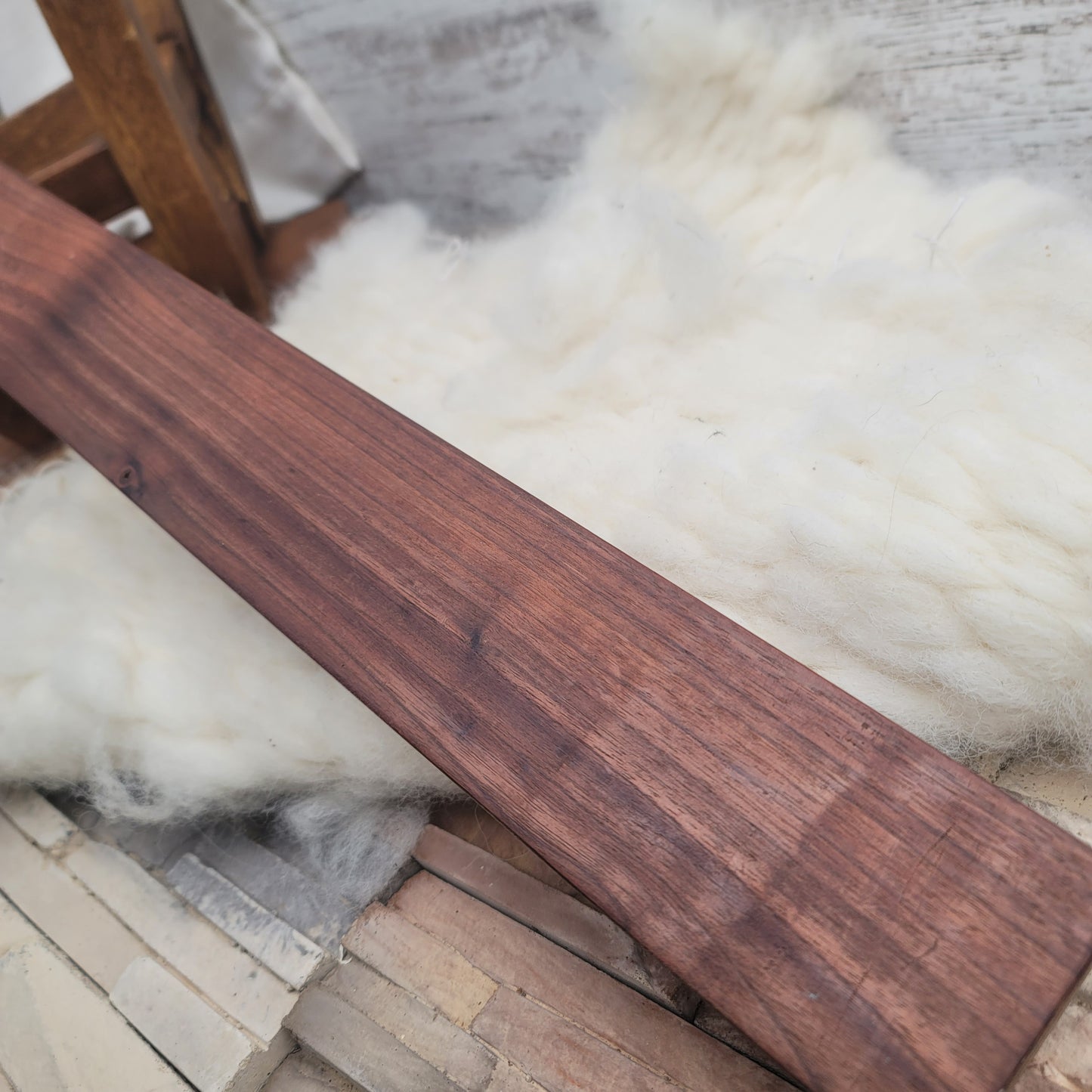 24" Dainty Lady Peg Loom - Black Walnut -24-075