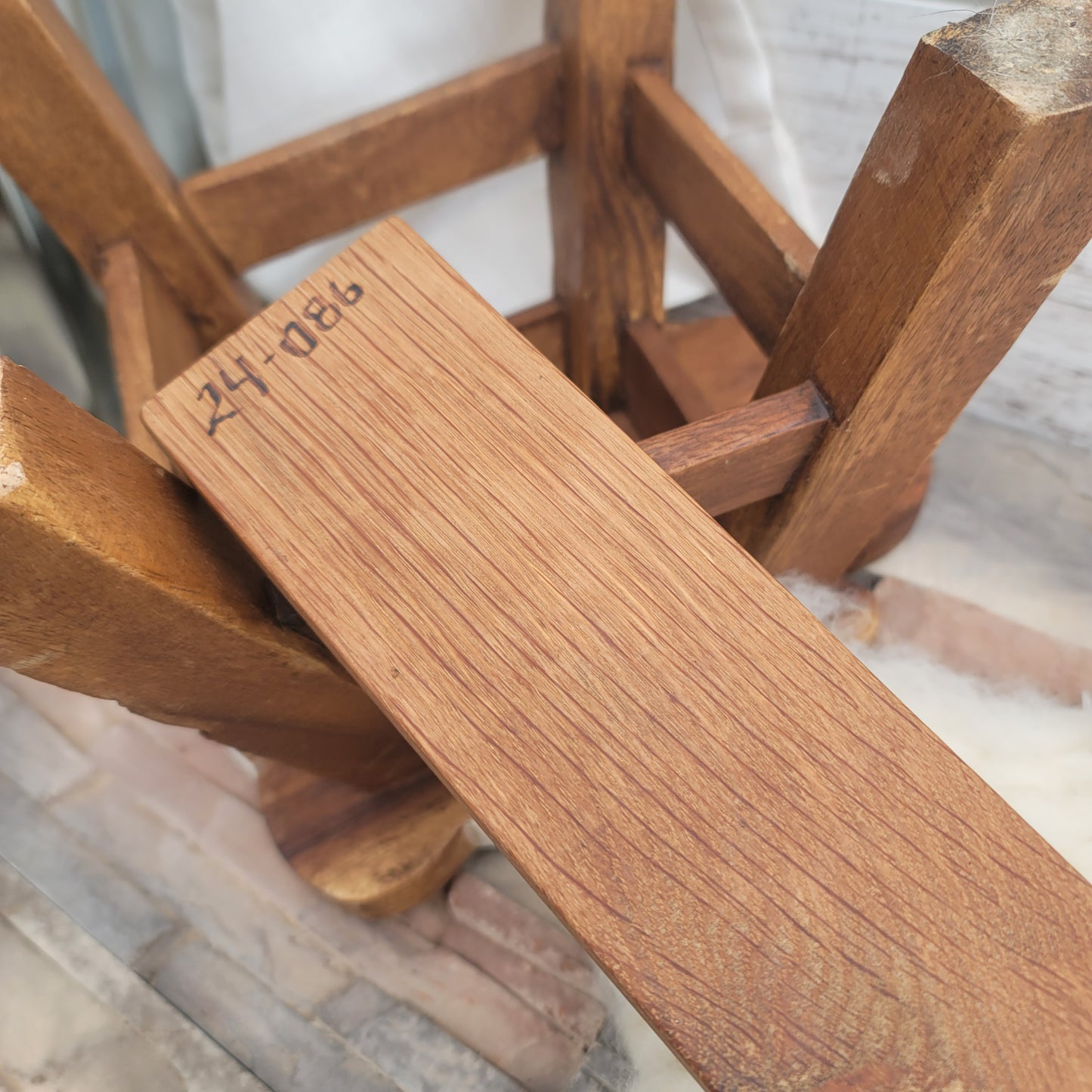 24" Dainty Lady Peg Loom - White Oak - 24-086
