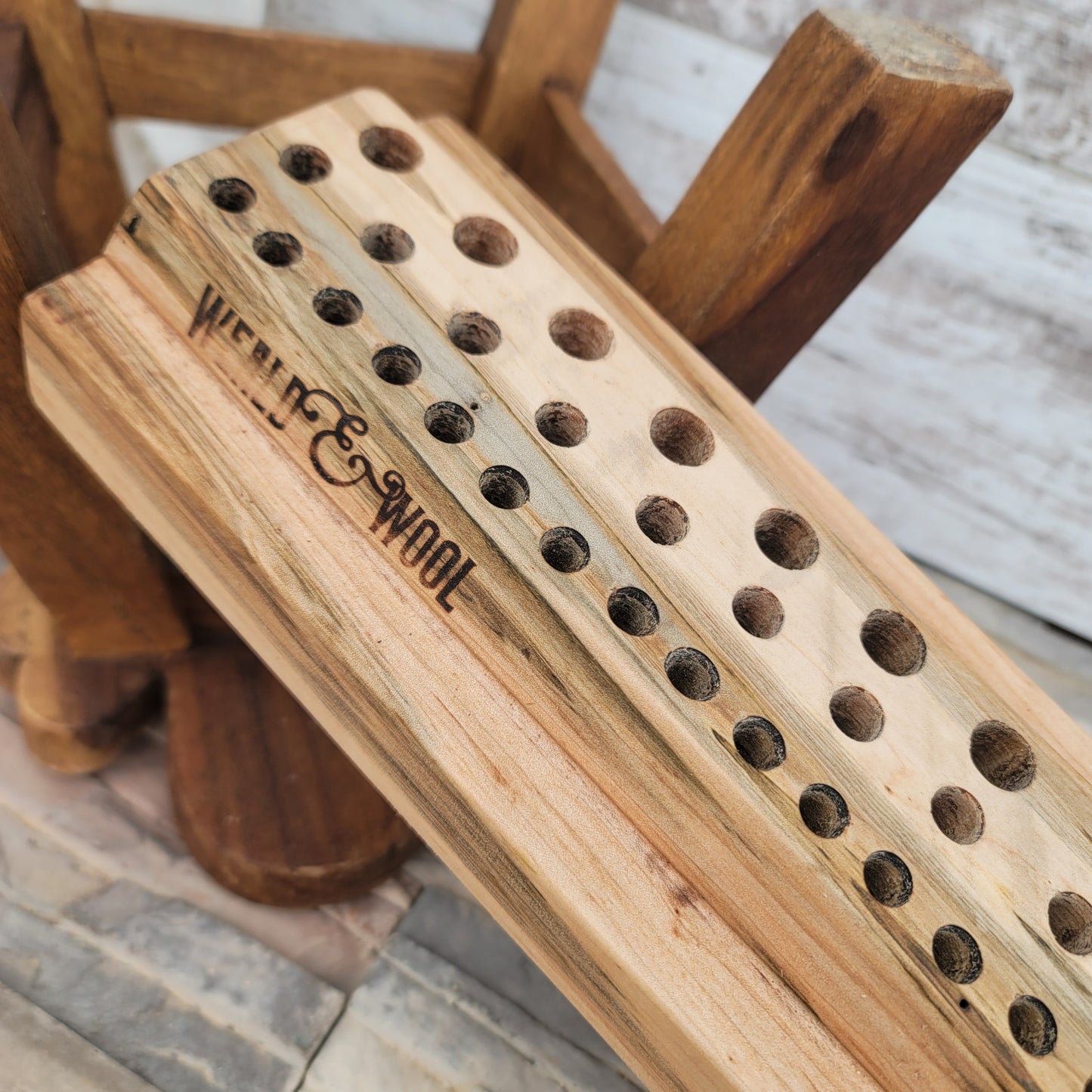24" Ambrosia Maple Goldilocks Peg Loom - 25-115