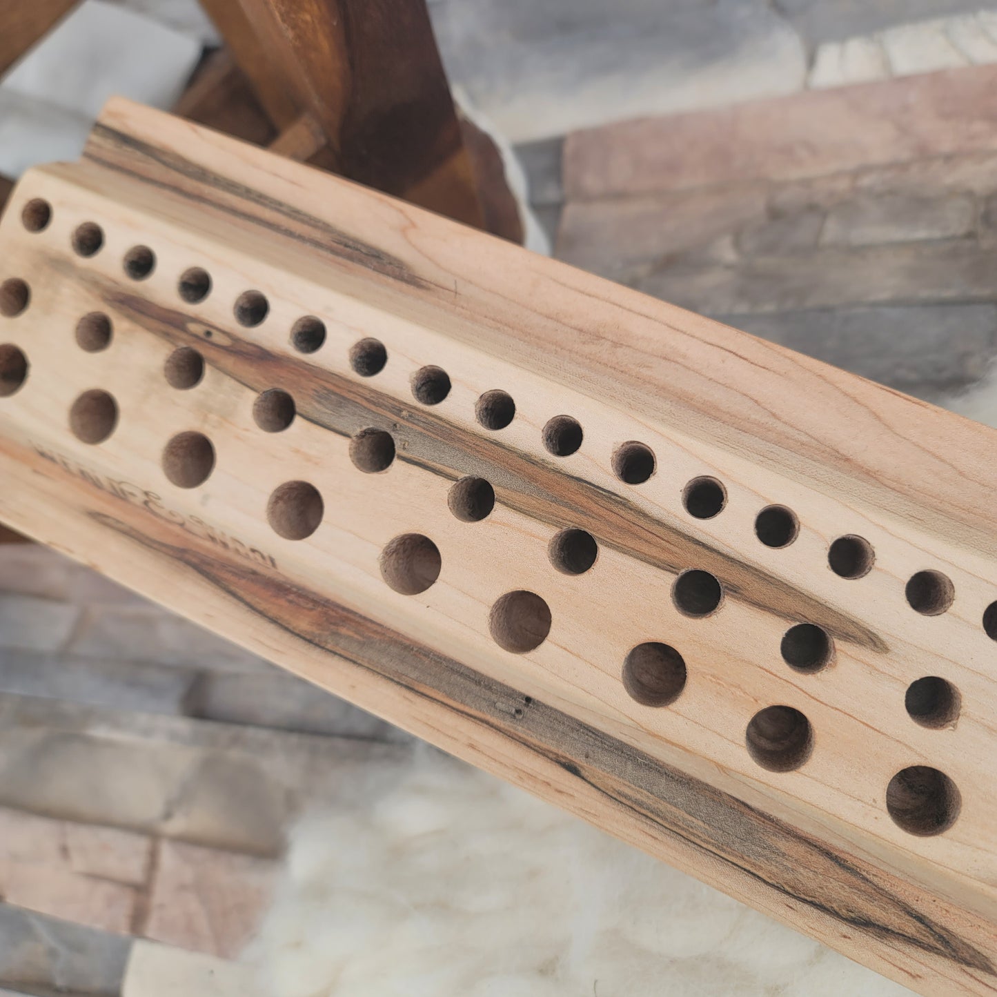 24" Ambrosia Maple Goldilocks Peg Loom - 25-120