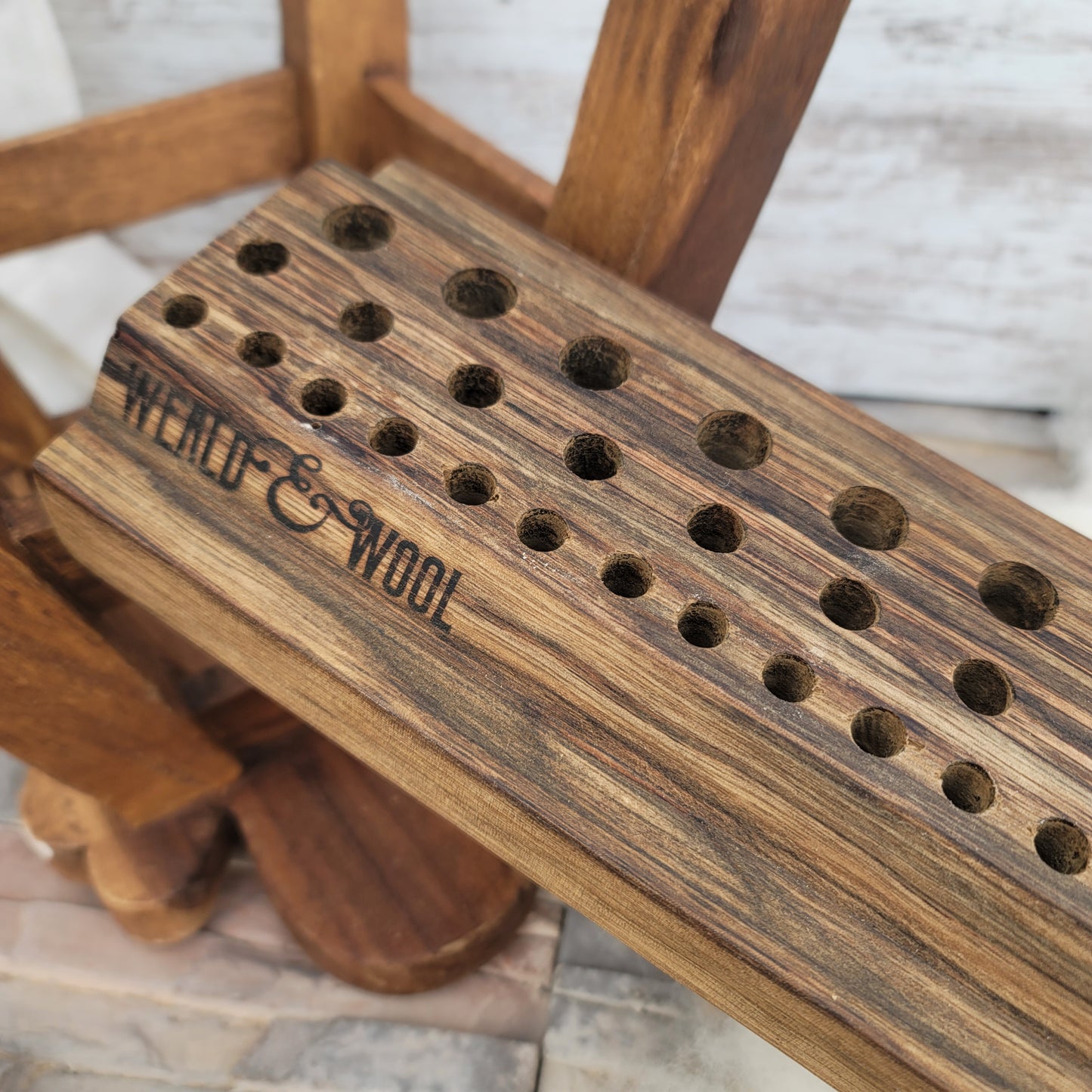24" Goldilocks Peg Loom - Black Limba - 25-139
