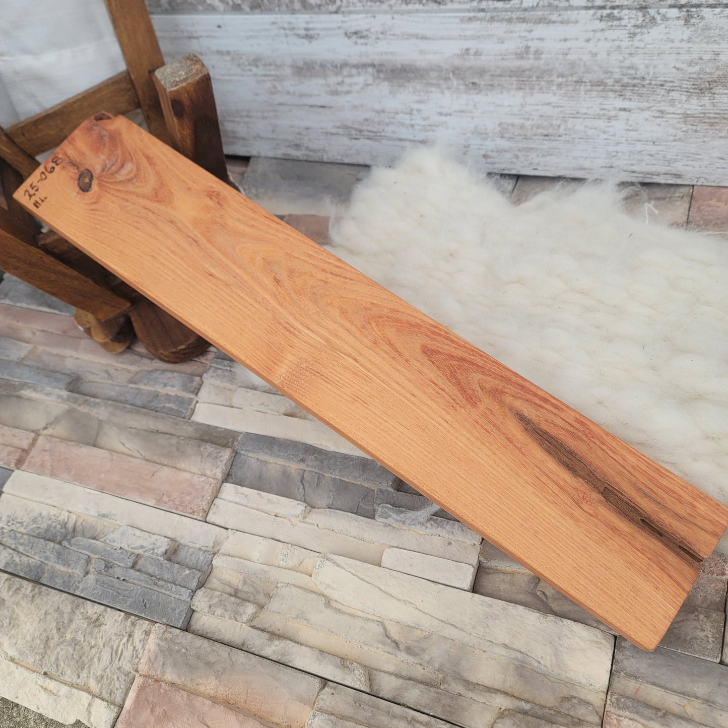 24" Goldilocks Peg Loom Black Locust - 25-068