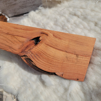 20" Black Locust Live Edge Goldilocks Peg Loom - 25-092