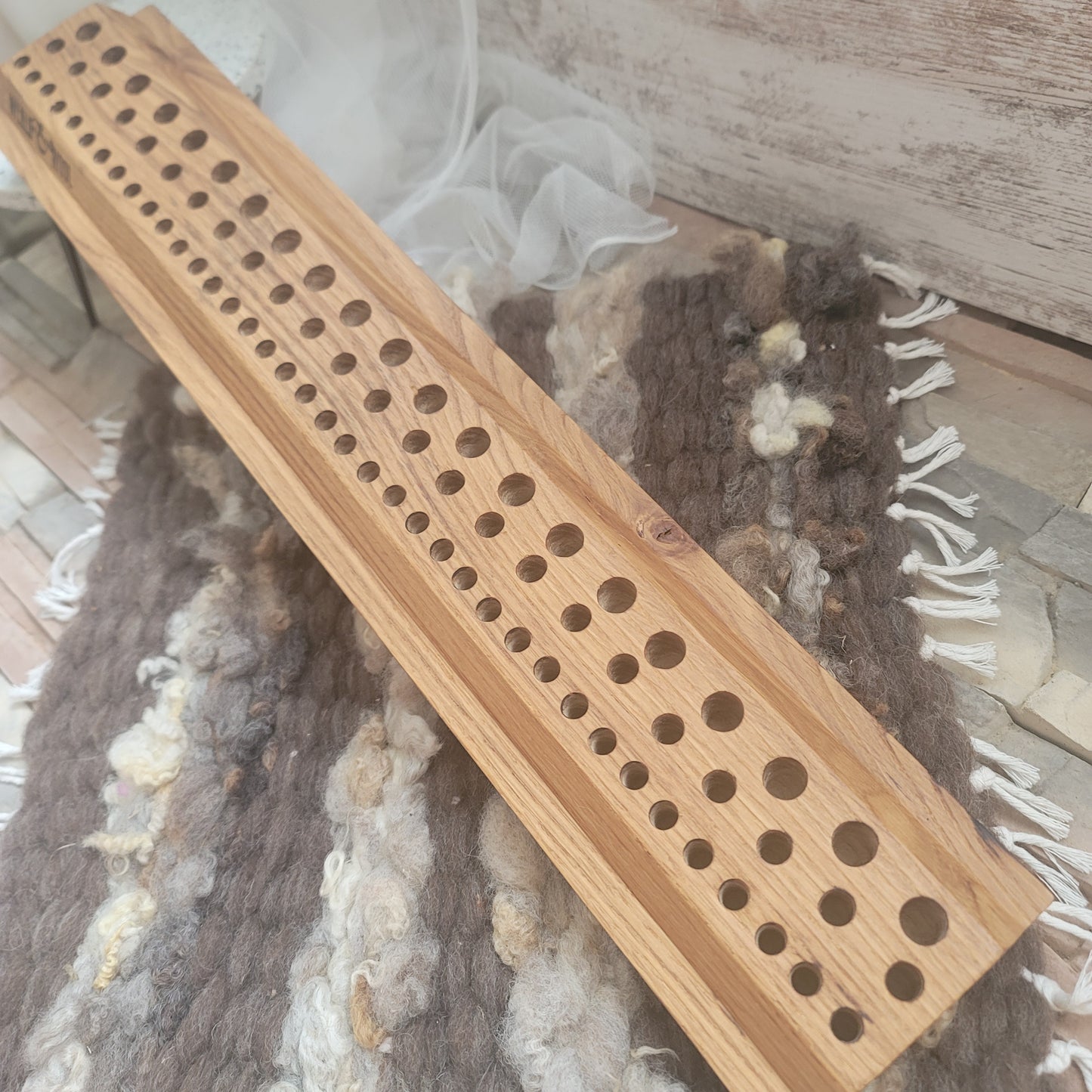 24" Goldilocks Peg Loom - White Tiger Oak - 25-193
