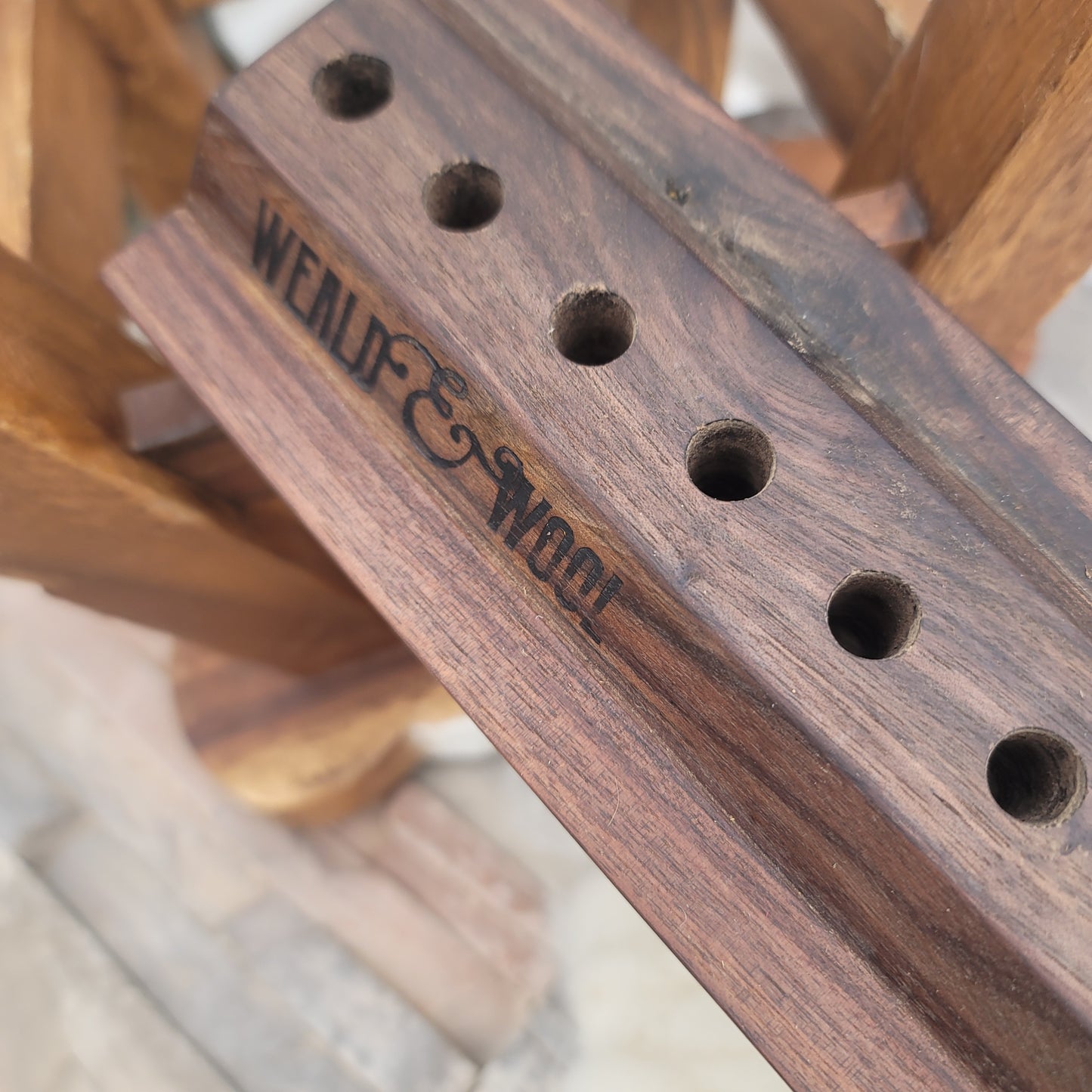 24" OG Peg Loom Black Walnut - 25-065