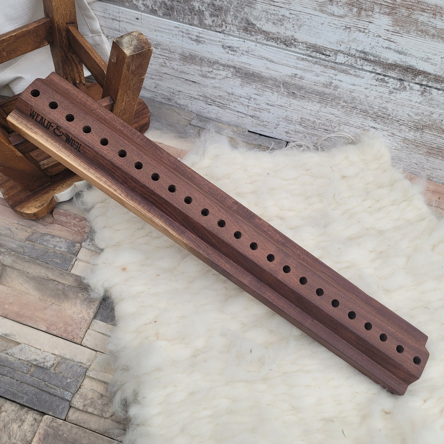 24" OG Peg Loom Black Walnut - 25-136