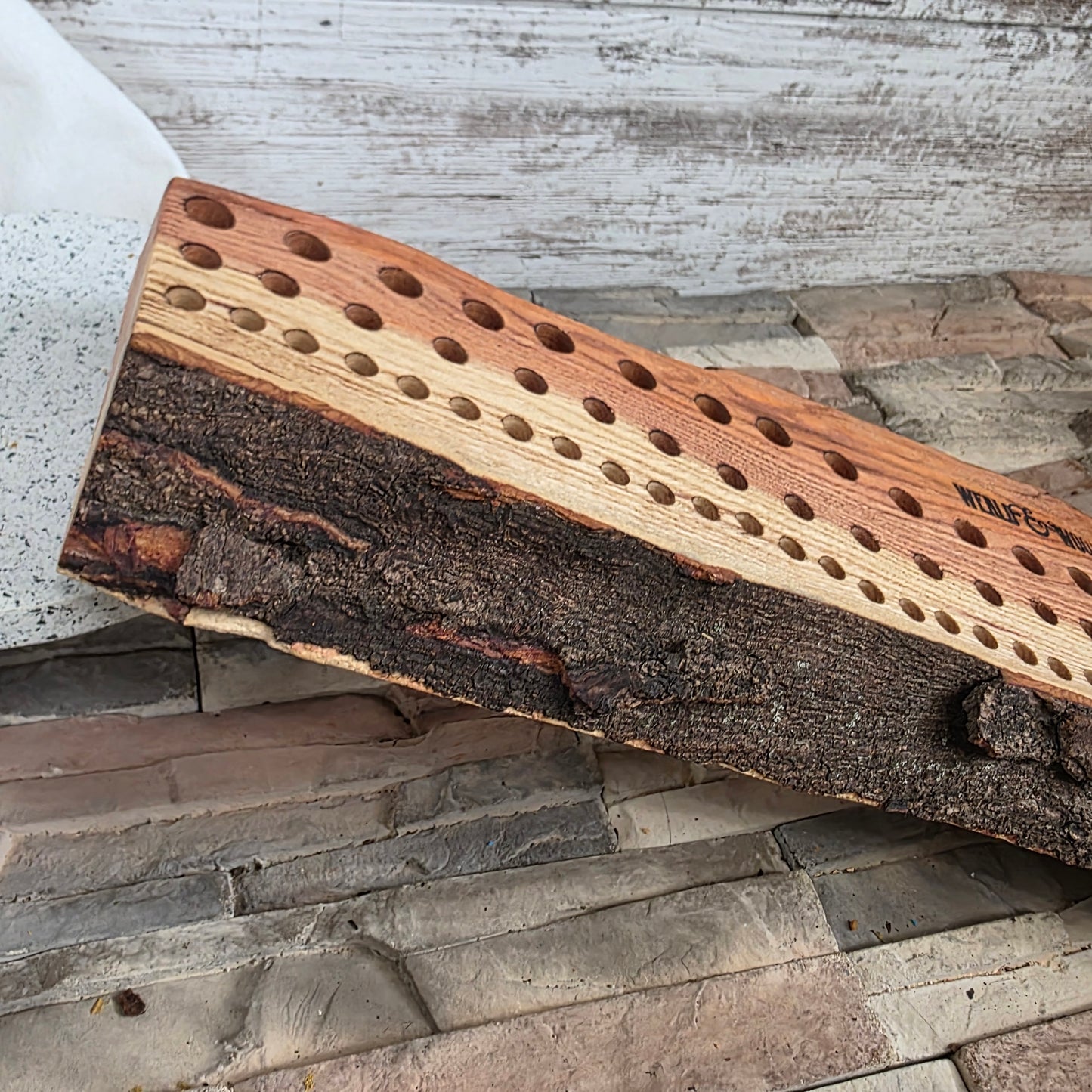 20" Live Edge Locust Goldilocks Peg Loom