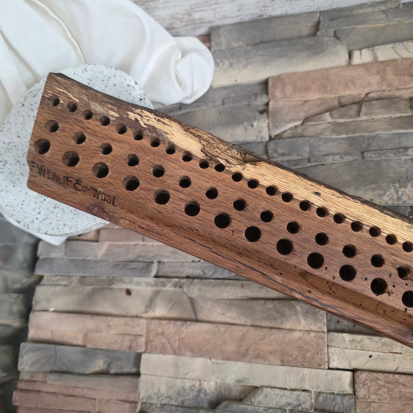 20" Live Edge White Tiger Oak Goldilocks Peg Loom