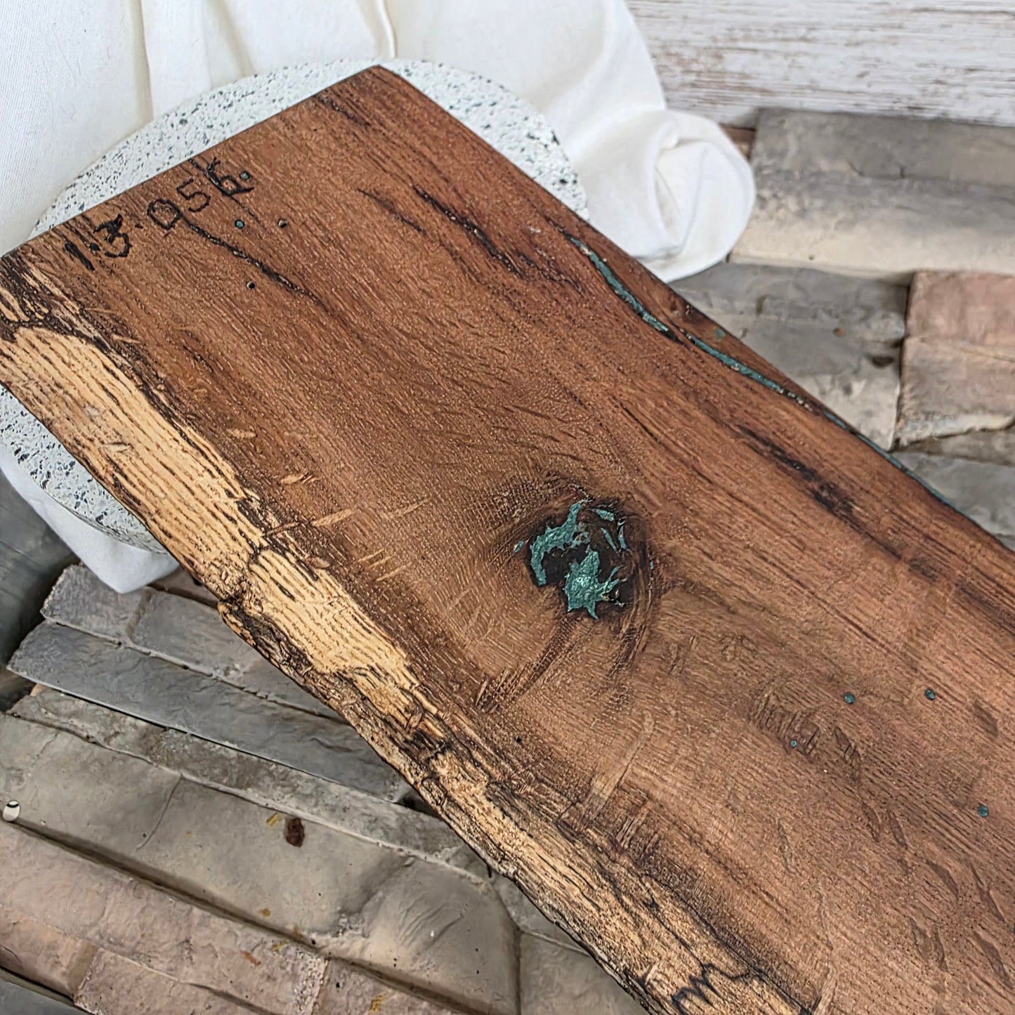 20" Live Edge White Tiger Oak Goldilocks Peg Loom