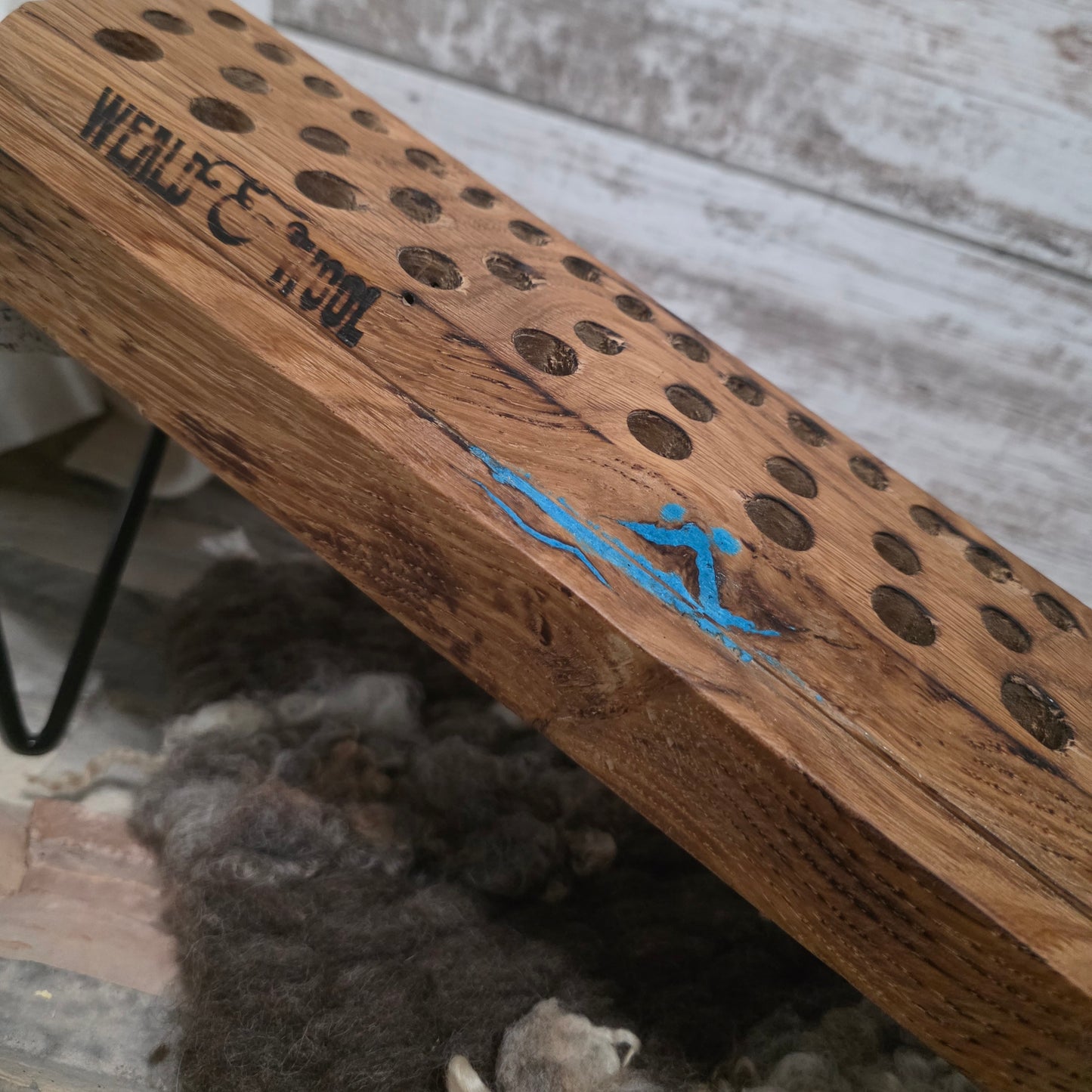 24" Goldilocks Peg Loom - White Tiger Oak with Blue Sparkles - 25-237