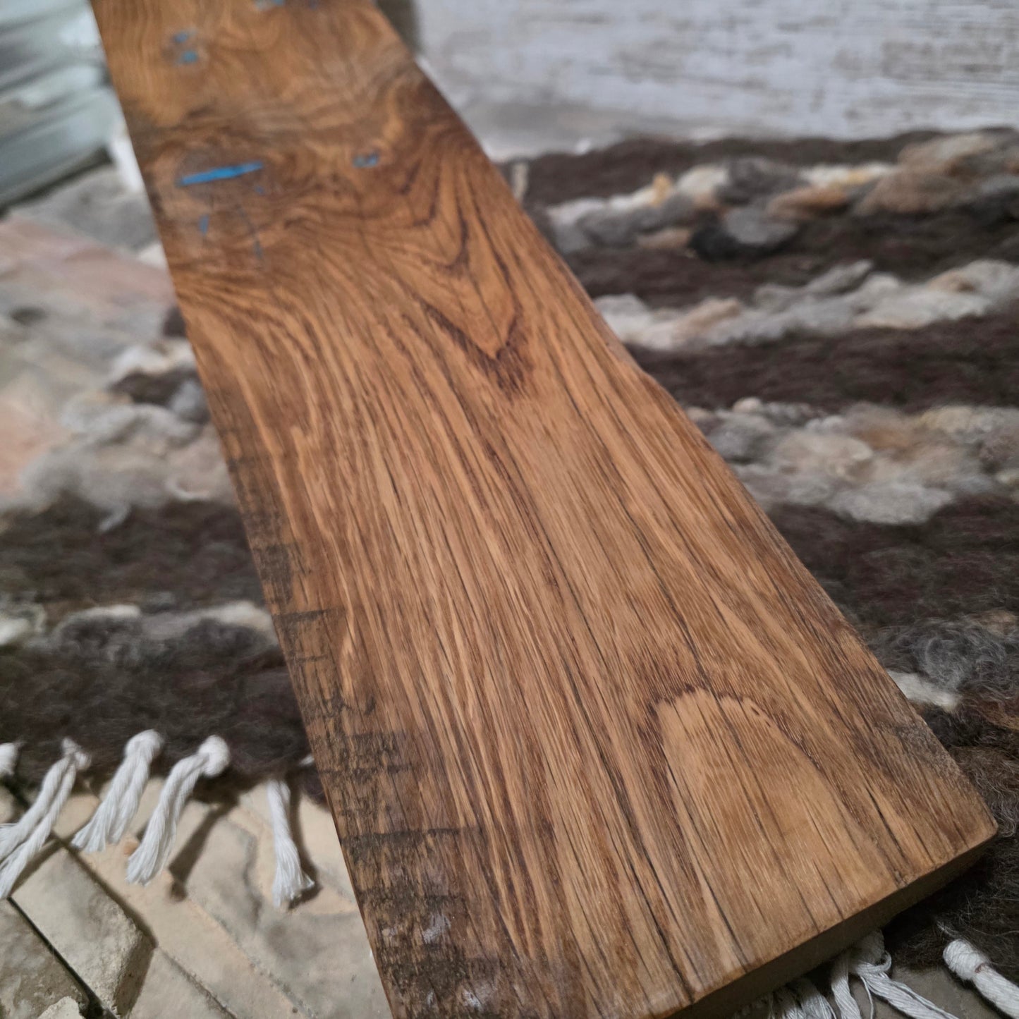 24" Goldilocks Peg Loom - White Tiger Oak with Blue Sparkles - 25-237