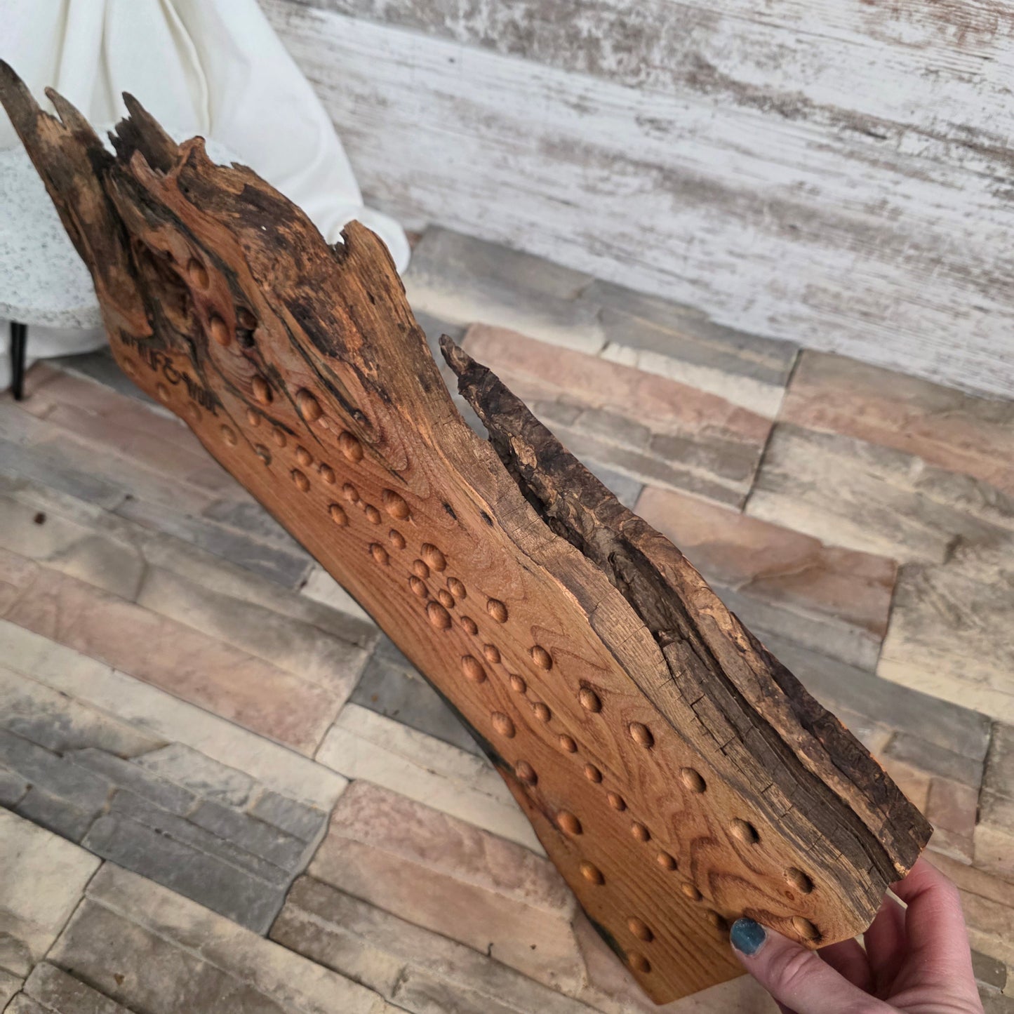 18" Live Edge Locust Goldilocks Peg Loom