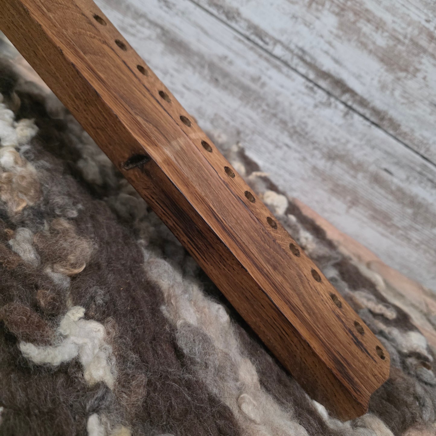 24" OG Peg Loom - White Tiger Oak