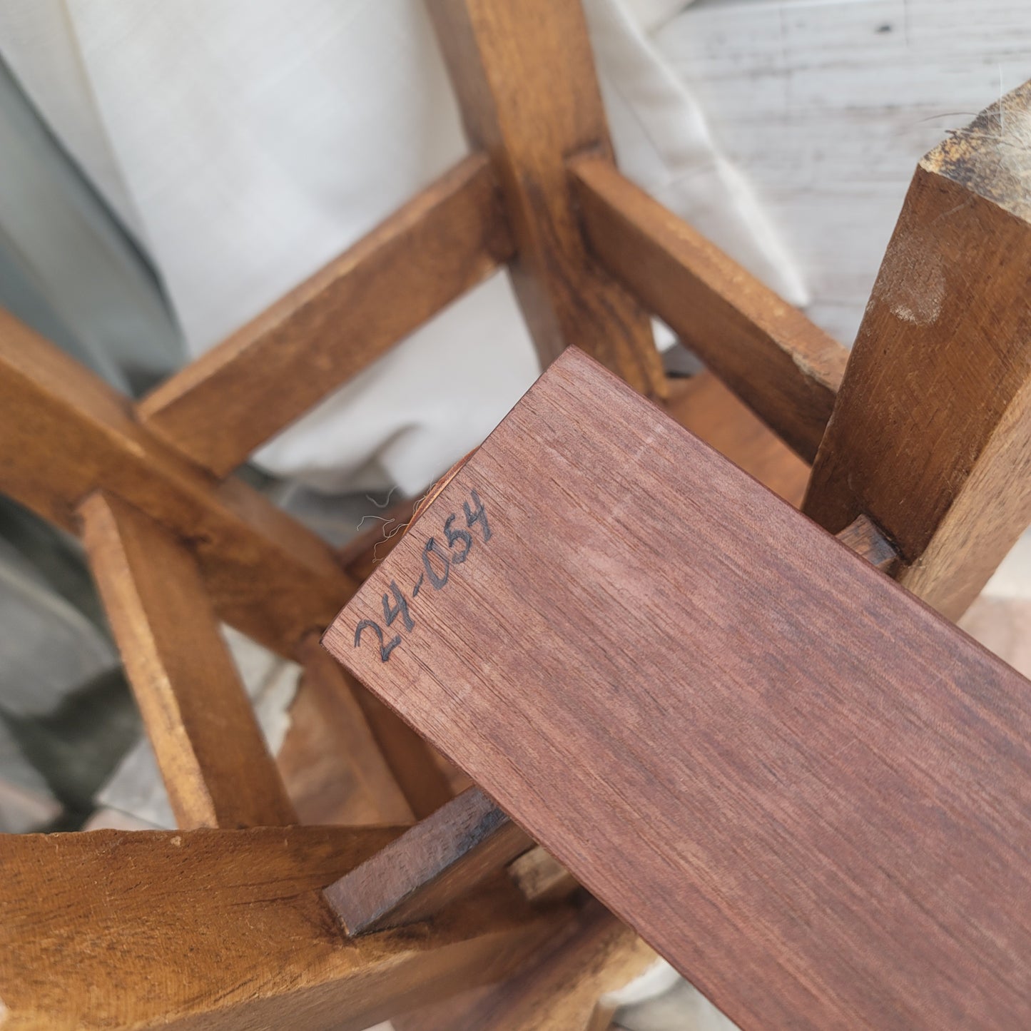 20" Dainty Lady Peg Loom - Black Walnut - 24-054